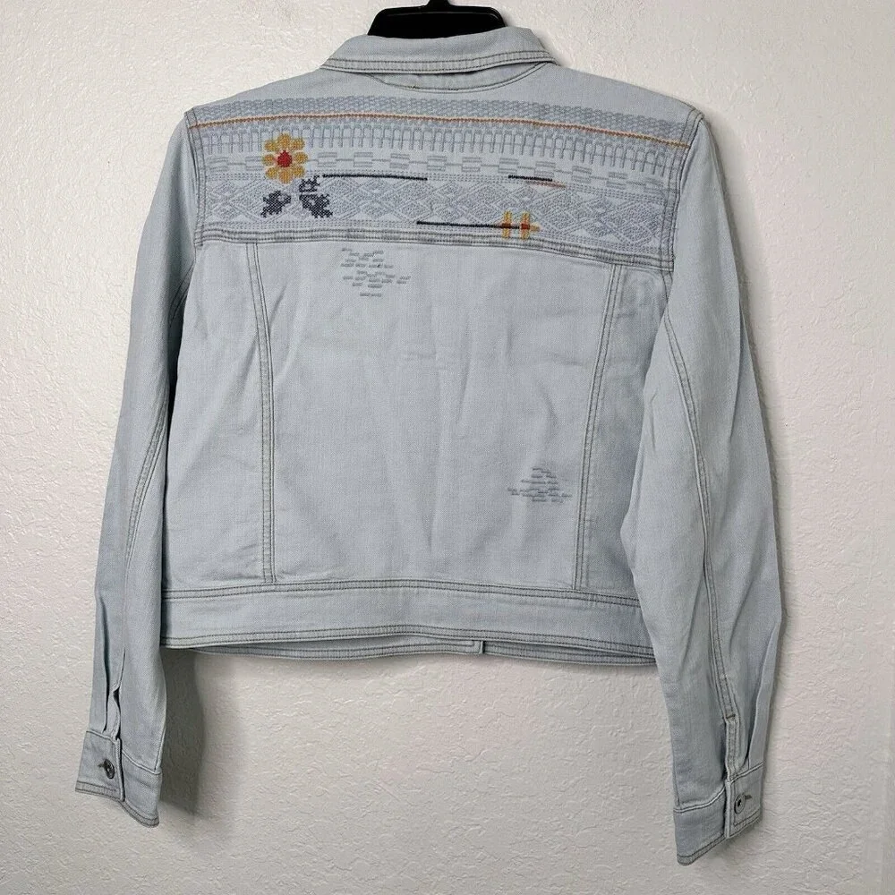 TRIBAL EMBROIDERED SIZE M WOMENS‎ DENIM JACKET